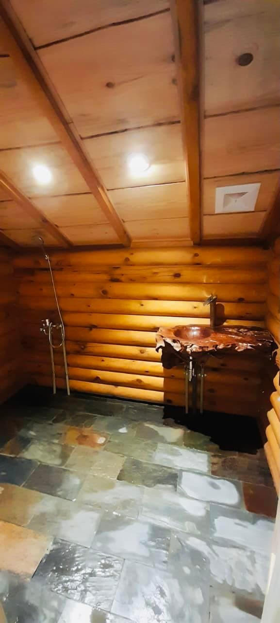 Gia chu dung can nha go giua long Ha Noi lam noi nghi duong-Hinh-13