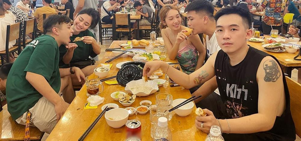 Buon cua Pho Dac Biet khi choi hoi ban noi tieng deu co bo-Hinh-2