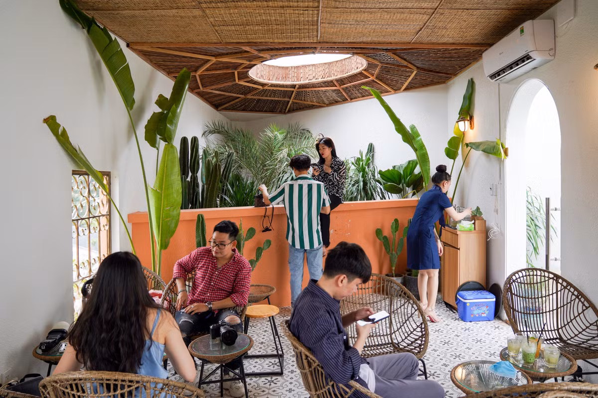 Vi sao quan o TP.HCM thu 1,5 trieu dong/gio voi khach 'song ao'?-Hinh-2