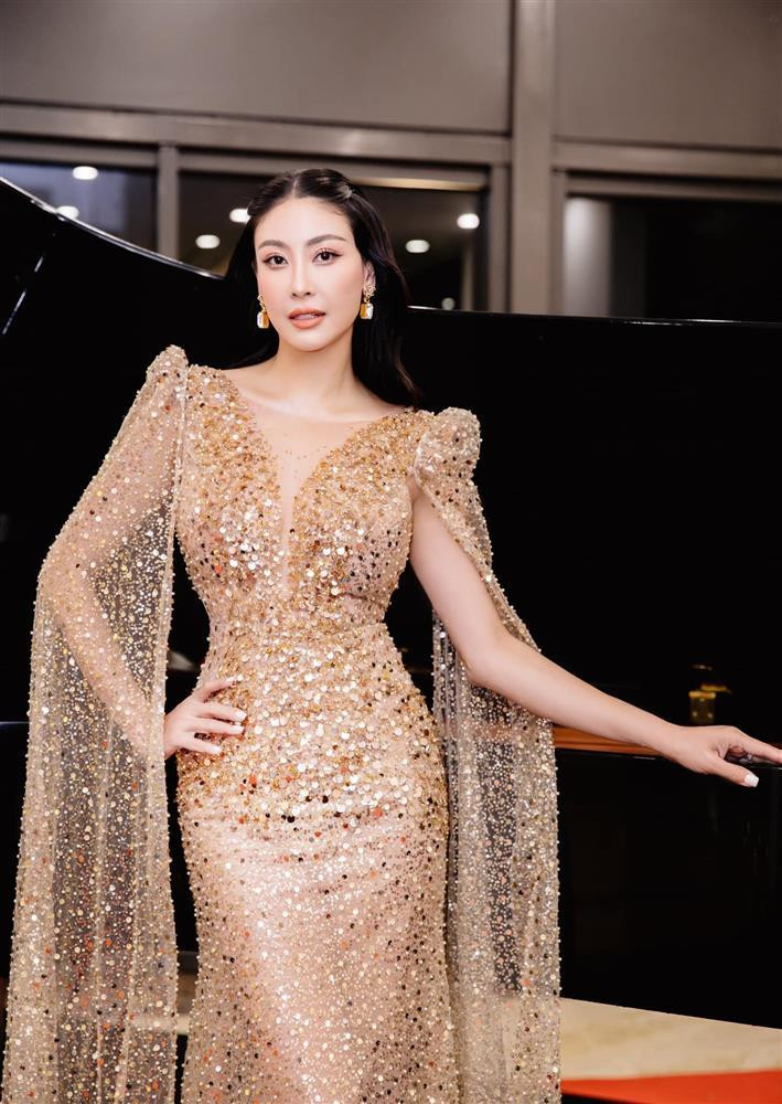 Ha Kieu Anh de lo doi mat sung hup sau nghi van 