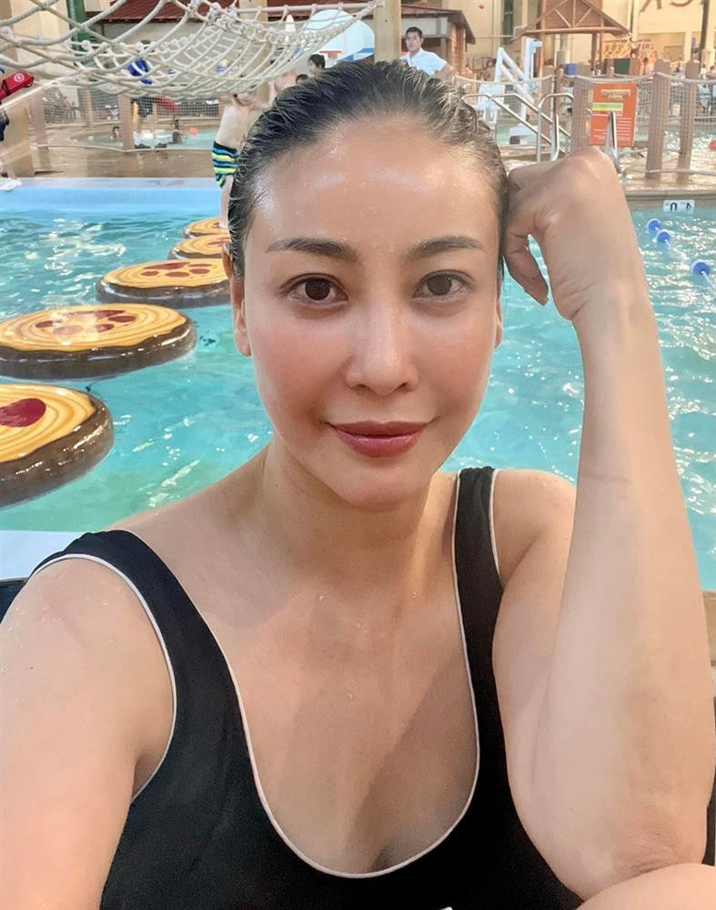 Ha Kieu Anh de lo doi mat sung hup sau nghi van 