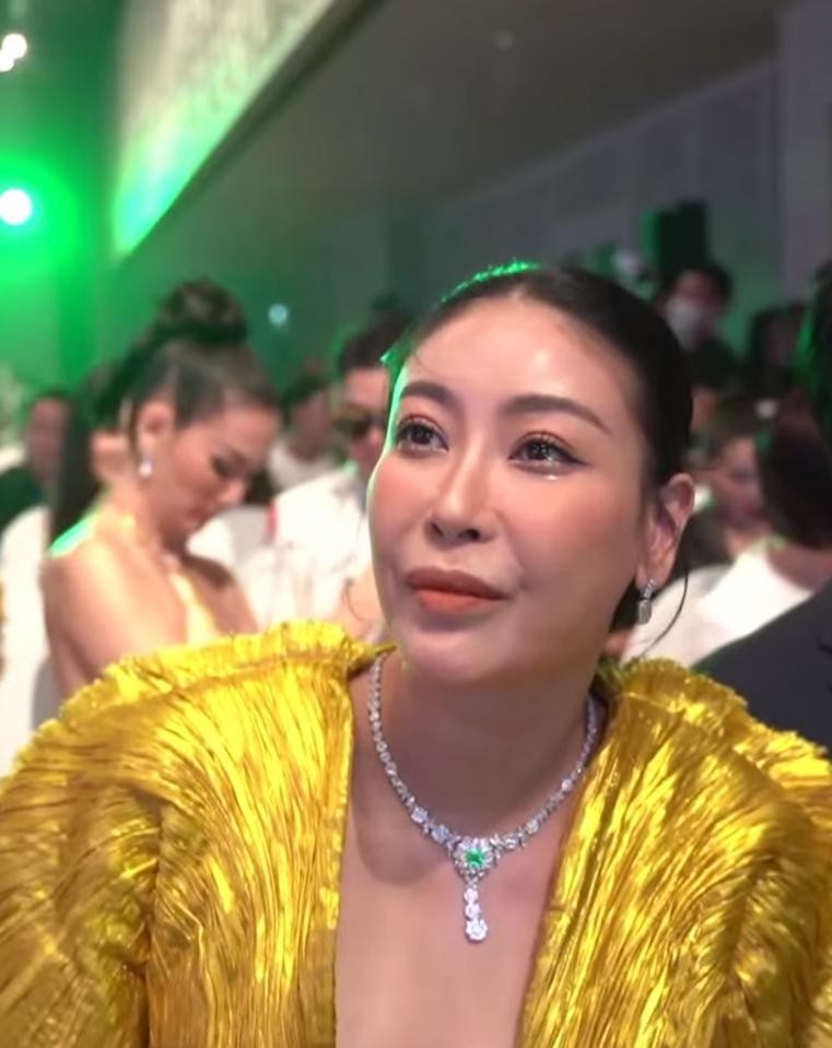 Ha Kieu Anh de lo doi mat sung hup sau nghi van 