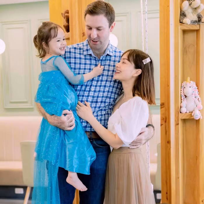 Cuoc song hon nhan hanh phuc cua Lan Phuong va chong Tay