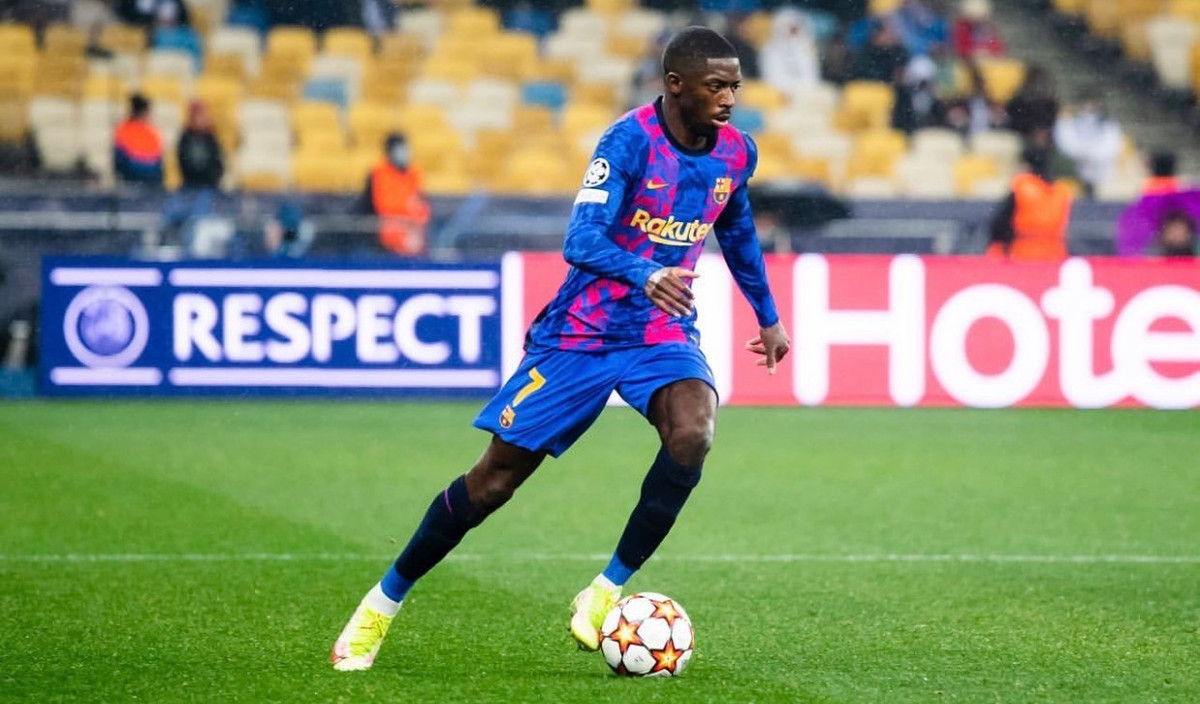 Không thể phủ nhận phong độ của Dembele ngày càng lên cao, và công lao phần nào chắc chắn thuộc về bóng hồng người Morocco khi cô nàng thường xuyên đến sân cổ vũ và luôn là người vực dậy tình thần cho chàng cầu thủ của Barca sau mỗi thất bại.