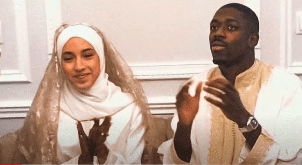  Dembele là điển hình cho việc đằng sau thành công của đàn ông là phụ nữ. Kể từ ngày kết hôn cùng Rima Edbouche, phong độ của ngôi sao người Pháp ngày càng được khẳng định.