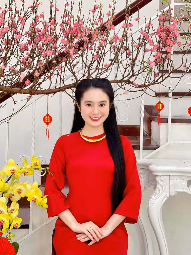 Mới đây, Ái Phi vừa chia sẻ bộ ảnh diện áo dài đón Tết, thu hút sự quan tâm của đông đảo dân mạng.