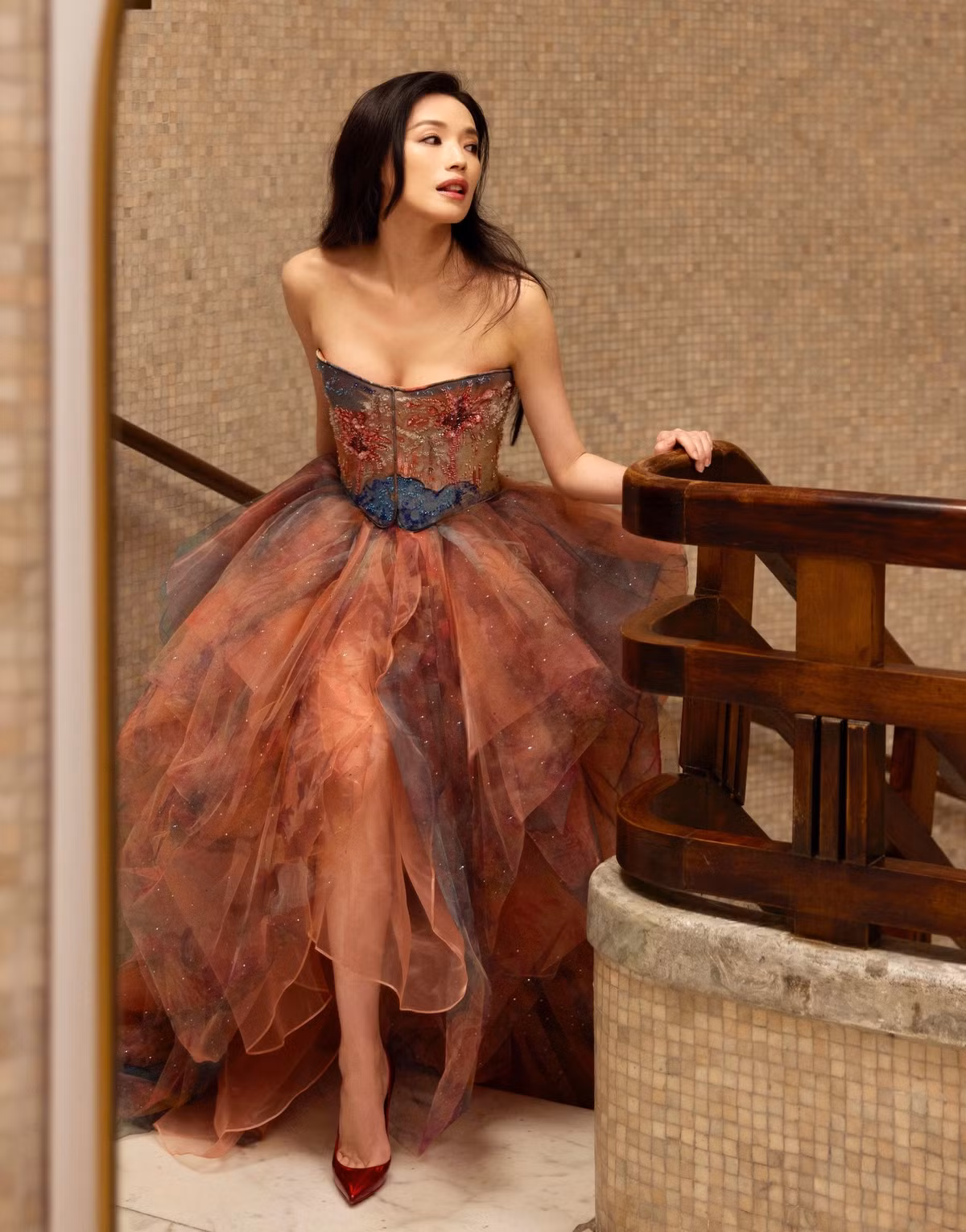 br/> Ở tuổi 50, Thư Kỳ được khen ngợi bảo dưỡng ngoại hình rất tốt. Cô lúc nào cũng toát lên sự tươi trẻ, phóng khoáng, tự tin, ngọt ngào như thiếu nữ. Sắc vóc lộng lẫy của Thư Kỳ nhận được nhiều lời khen của khán giả Trung Quốc. Công chúng cho rằng Thư Kỳ là đại diện xuất sắc nhất của giới giải trí Hoa ngữ ở hiện tại. Hình ảnh chưa qua chỉnh sửa của Thư Kỳ, do trang Getty Images chia sẻ không khác nhiều so với loạt ảnh do phía nữ diễn viên đăng tải.