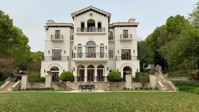 'Bao cong dep trai nhat man anh xu Trung': 'Dai gia ngam' cua showbiz-Hinh-4