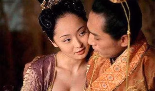 - Một là cần phải duy trì một phong thái trang nghiêm. Sau khi học hệ thống Hán tự, những thê thiếp được tuyển vào cung phải có những quy tắc tương ứng về đi lại và nói năng.