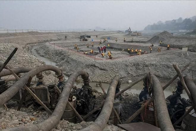 Phát hiện “con sông chứa đầy vàng”, chuyên gia ước tính hơn 10.000 tỷ Phat hien “con song chua day vang”, chuyen gia uoc tinh hon 10.000 ty