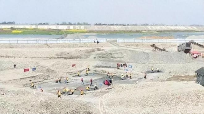 Phat hien “con song chua day vang”, chuyen gia uoc tinh hon 10.000 ty-Hinh-4