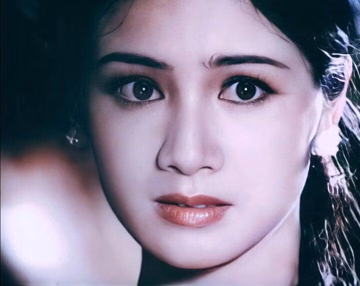 Nhan sac NSND Thu Ha nam 20 tuoi danh bai moi my nhan-Hinh-2