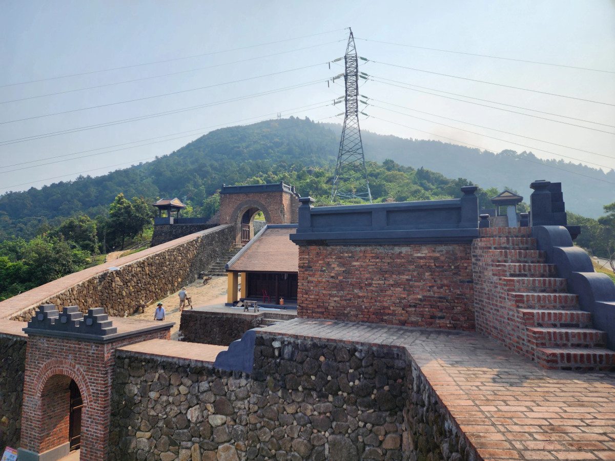 Sau 2 năm thi công phục dựng lại Hải Vân Quan, Đà Nẵng và Thừa Thiên - Huế đang chuẩn bị khánh thành. Dự kiến, từ hè năm 2024 sẽ mở cửa cho du khách vào tham quan.