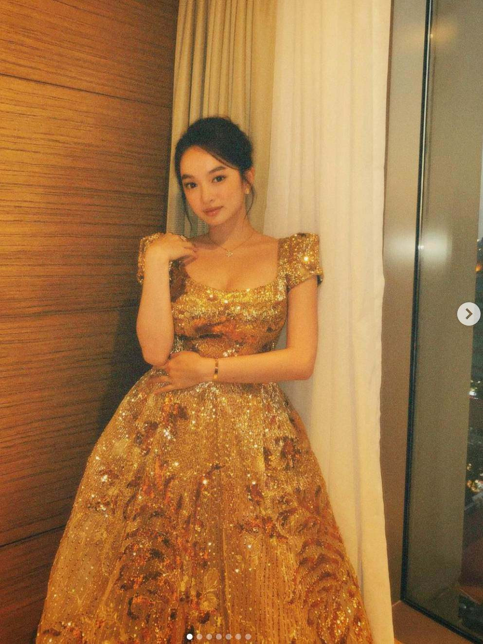 “Nu hoang phong ve” cao 1,5m nhung gu an mac hack dang tuyet doi-Hinh-7