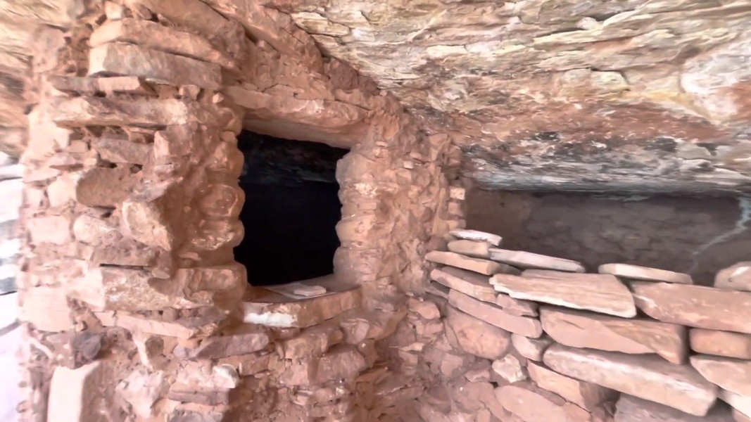 Đây là một trong những điểm đến ấn tượng, không chỉ mang đậm giá trị lịch sử mà còn khiến người xem kinh ngạc trước vẻ đẹp tự nhiên và bí ẩn của nó.