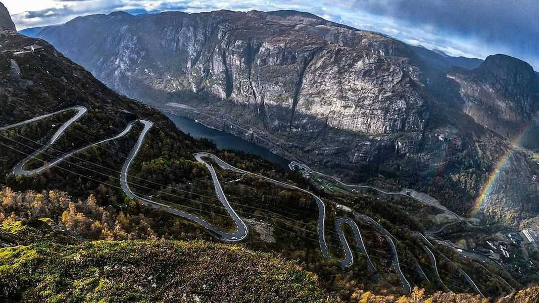 Lysebotn cũng là một địa điểm thu hút khách du lịch khác ở Na Uy mặc dù điều này là tình cờ.