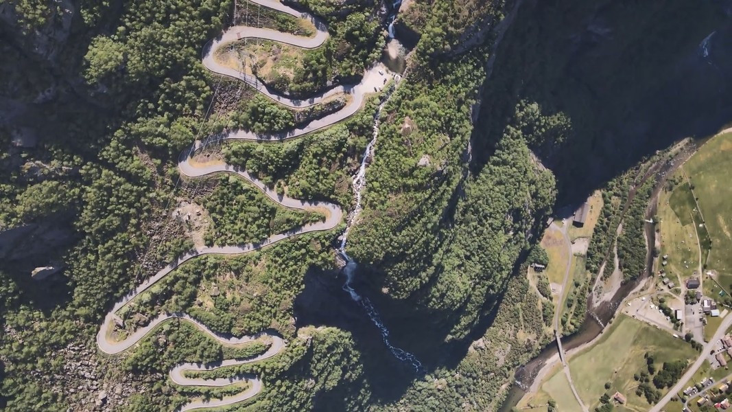 Bởi ban đầu Lysebotn chỉ được xây dựng như một phần của dự án nhà máy thủy điện tại đây.