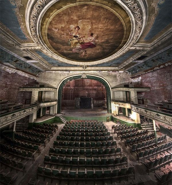 Orpheum Auditorium - New Bedford , Massachusetts, Mỹ.
