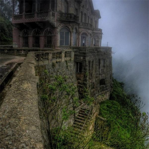 Khách sạn El Hotel del Salto - Colombia là một điểm đến thu hút những nhà thám hiểm hơn là những người muốn nghỉ dưỡng.