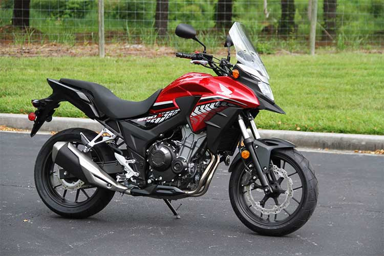 Honda CB500X thuộc dòng adventure tầm trung của hãng xe máy đình đám Nhật Bản, Honda - đây là phiên bản mới với nhiều nâng cấp ấn tượng về thiết kế kể cả khối động cơ. CB500X cảm hứng từ khẩu hiệu của Honda trước đây "Cảm nhận phong cách Adventure" mẫu xe này sở hữu một vẻ ngoài đẹp hiện đại và phong cách.