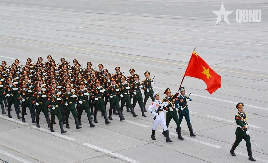 Tại buổi sơ duyệt, các chiến sĩ của đoàn có mặt cùng 19 đoàn quân đội các nước được phía Nga mời tham gia Lễ duyệt binh vào ngày 9/5 tới. .