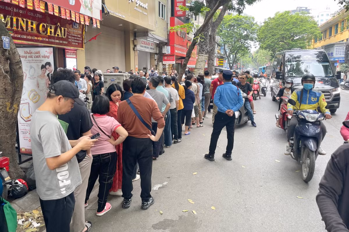 Canh tuong chua tung thay o 'pho vang' Ha Noi-Hinh-8