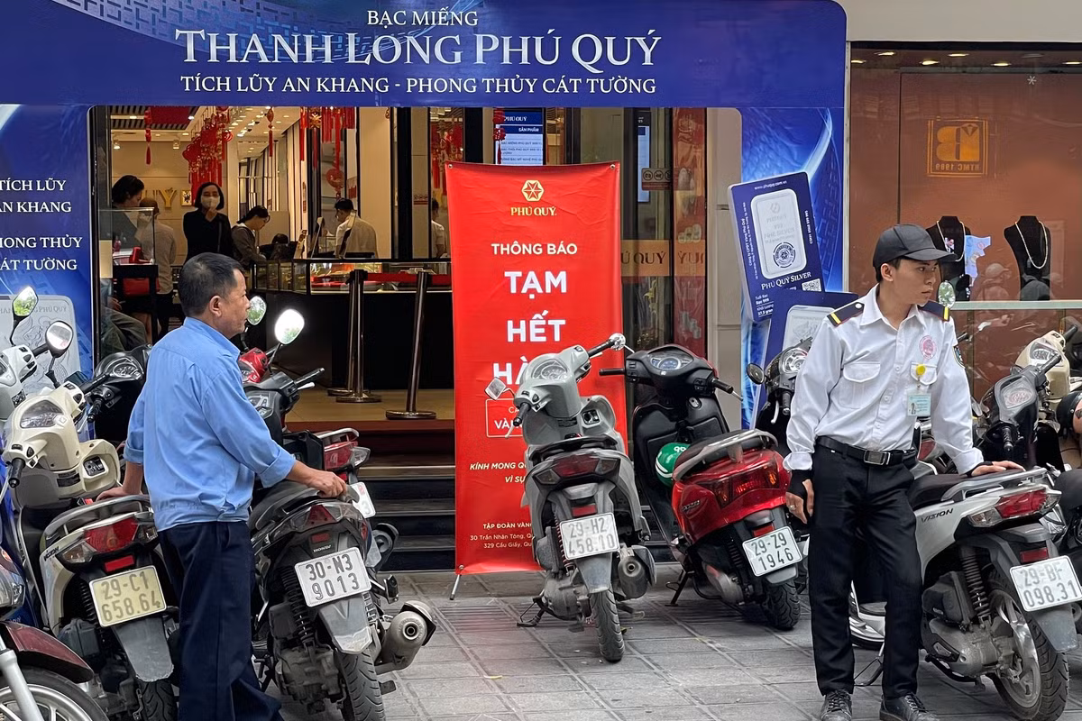 Canh tuong chua tung thay o 'pho vang' Ha Noi-Hinh-19
