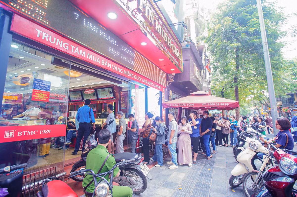 Canh tuong chua tung thay o 'pho vang' Ha Noi-Hinh-11