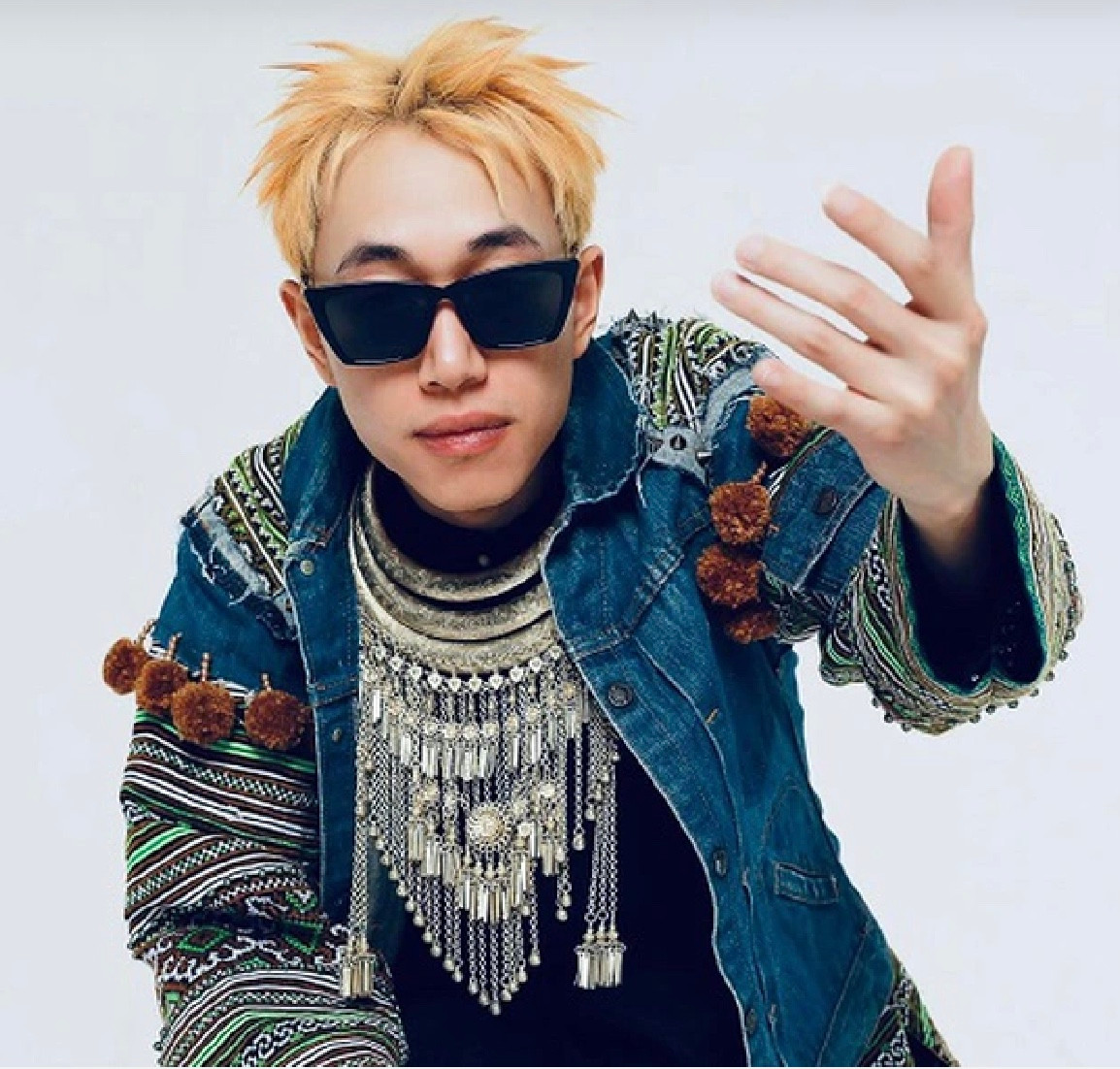 Double2T - Quán quân Rap Việt mùa 3: Mải mê chạy show - Hình 2 Double2T - Quan quan Rap Viet mua 3: Mai me chay show-Hinh-2