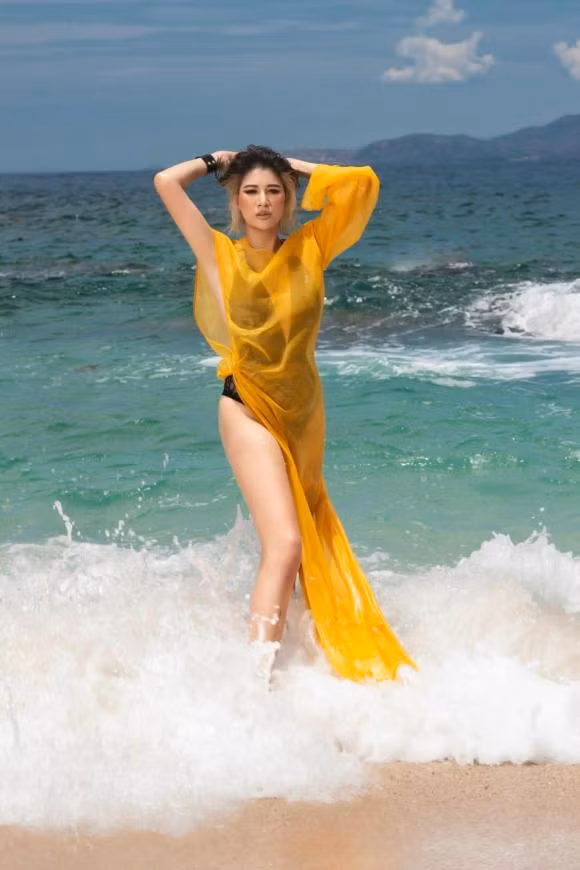 Khoe dang voi do tam, Trang Tran tu tin voi than thai sang chanh