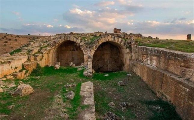 Khai quat lau dai co, he lo thanh pho ngam nhieu tang khong lo-Hinh-2