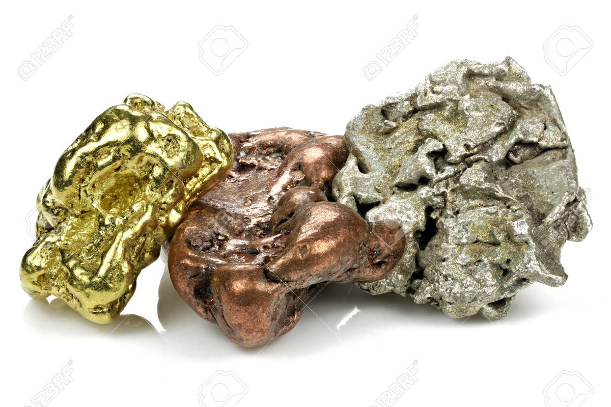 Do các thăng trầm lịch sử mà kỹ nghệ sản xuất Hepatizon đã biến mất hoàn toàn. Dựa trên những lời kể được lưu lại, nó là hợp kim của đồng với một lượng nhỏ vàng và bạc (khoảng tới 8% cho mỗi kim loại này).