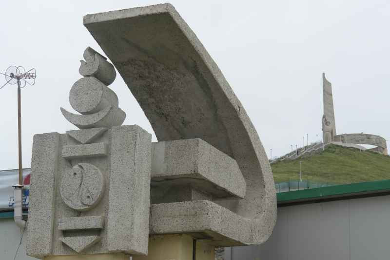 Soyombo đã được coi là biểu tượng quốc gia của Mông Cổ từ năm 1911, khi lần đầu được đưa vào Quốc kỳ. Ngày nay biểu tượng này có thể được nhìn thấy tại nhiều nơi ở Mông Cổ, trong đó nổi bật nhất là đài tưởng niệm Zaisan ở ngoại vi thủ đô Ulaanbaatar...