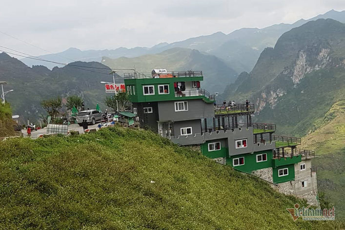 Dai dien UBND huyen Meo Vac noi Panorama Ma Pi Leng duoc cai tao theo dung tham dinh