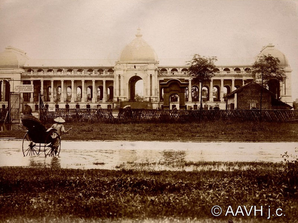 Tiền thân của bảo tàng này là nhà Đấu xảo, khánh thành năm 1902. Đây là một nhà triển lãm có chiều dài 110 mét, rộng 30 mét và cao 27 mét, do kiến trúc sư người Pháp Bussy thiết kế.