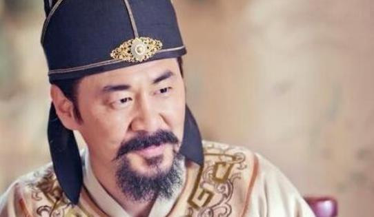 Treo len ngai vang truoc mat hoang de, cau be lam gi de thoat hiem?-Hinh-2