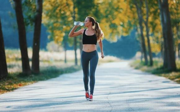 Vui nhon kieu di bo giat lui, giam can cuc ky hieu qua