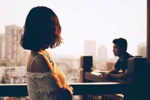 Chong tiec tien cho vo sinh con benh vien xin