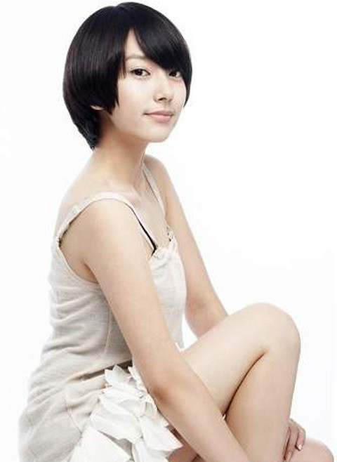 Họ sẽ là một cặp trai tài gái sắc khi chồng là người từng thi đấu hơn 200 trận cho Man United từ năm 2005 đến 2012, còn vợ là một trong những gương mặt MC xinh đẹp, nổi tiếng nhất xứ Kim chi.