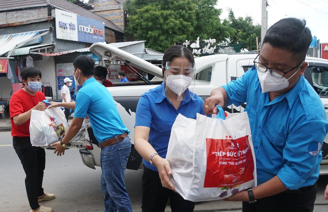 Chien dich tinh nguyen he tao suc lan toa lon trong xa hoi-Hinh-3