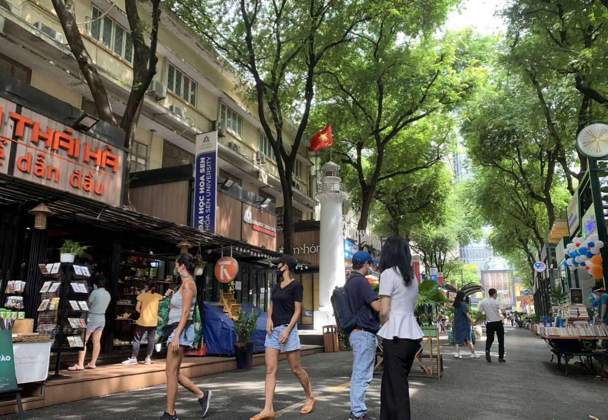 TP.HCM: Duong sach ngay dau tai mo cua