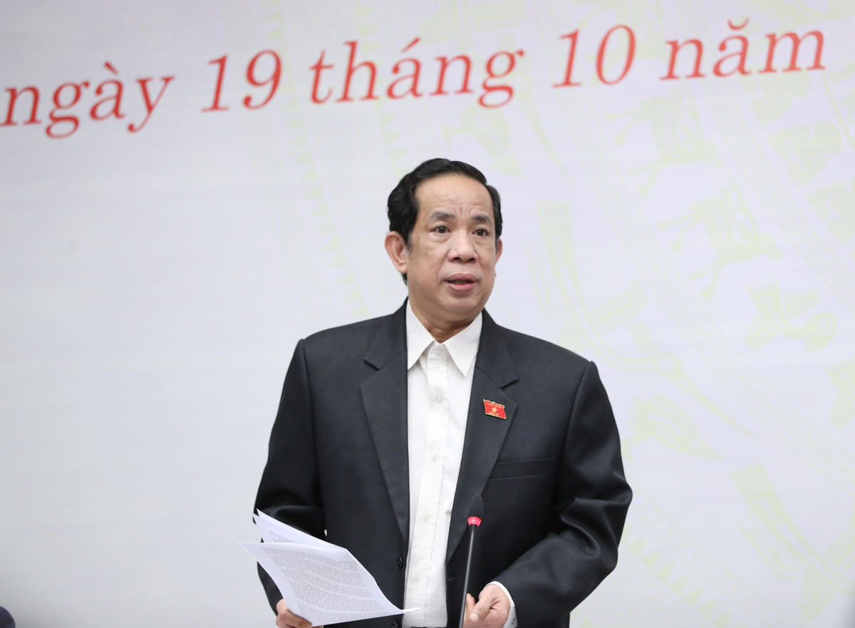 Dia phuong ra nhieu van ban chong dich phai dinh chinh gay phan cam