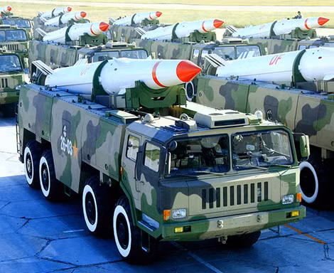 Tên lửa đạn đạo tầm ngắn DF-15B.