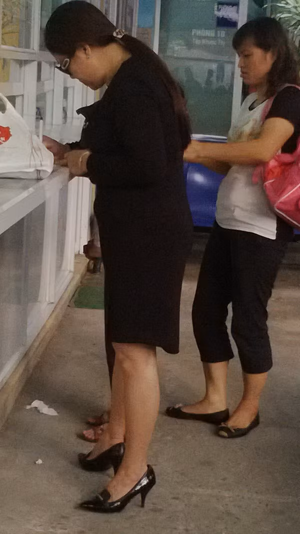 Trong số những người bị đau mắt đỏ, số lượng lớn bệnh nhân là công nhân viên chức, lớn tuổi chiếm phần đông.