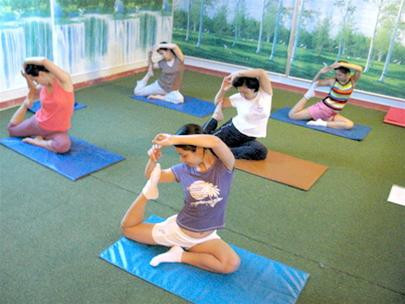 Những người bị thương hay đang điều trị các bệnh nghiêm trọng hoặc bị bệnh có liên quan đến xương cột sống cần tham khảo ý kiến bác sĩ để chọn bài tập phù hợp với tình trạng sức khỏe.