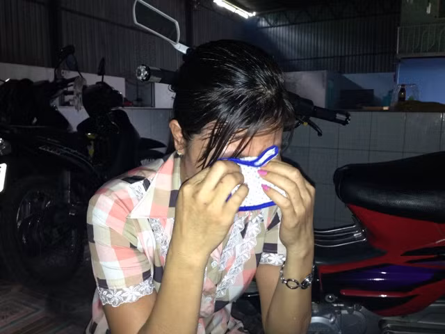 Nỗi nhục nhã ê chề của nạn nhân Phạm Thị Bình sau những gì mẹ con bà Tuyết gây ra cho mình.