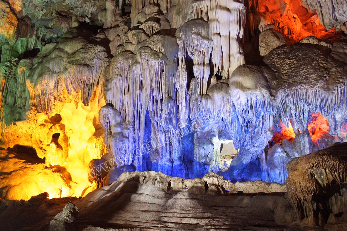 Trên vịnh Hạ Long, nhiều danh lam thắng cảnh thu hút lòng người, tiêu biểu trong số đó phải kể đến Động Thiên Cung, Hang Sửng Sốt, Hang Đầu Gỗ... Ảnh: Du lịch Hạ Long.