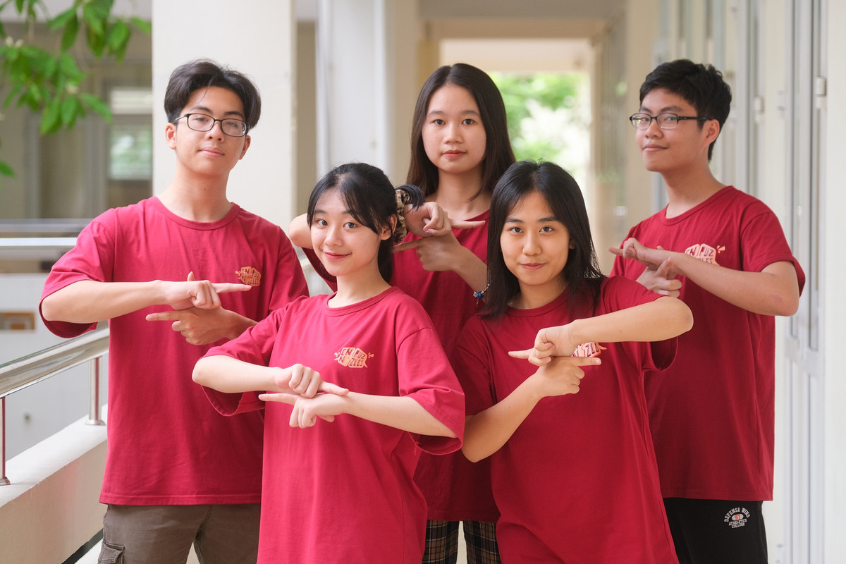 CLB tranh bien o THPT chuyen Ngoai ngu