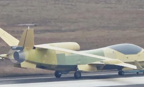 Mẫu UAV thiết kế với kiểu cánh kỳ lạ.