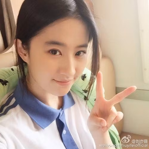 'Phot' Luu Diec Phi: Bang cap gia, phau thuat lai nhan 'thien tien'?-Hinh-3